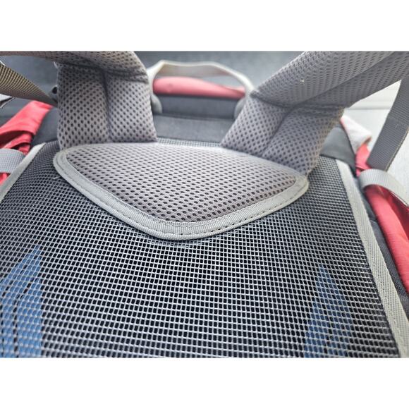 Deuter Futura 32 AC Backpack - Hydration Compatible - Great Daybag - Picture 13 of 16